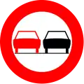 C35: Overtaking vehicles with more than two wheels and horse wagons forbidden
