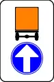 D4: Requirement for vehicles transporting dangerous goods to follow the direction indicated by the arrow – straight