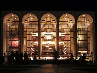 Image 11The Metropolitan Opera House at Lincoln Center (from Culture of New York City)